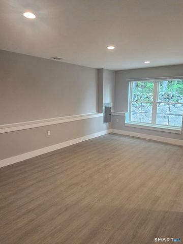 91 Taft Point 6, Waterbury, CT 06701