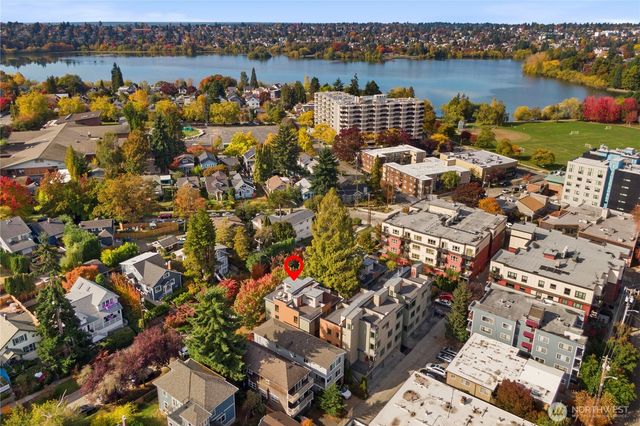 6544 B Latona Avenue NE, Seattle, WA 98115