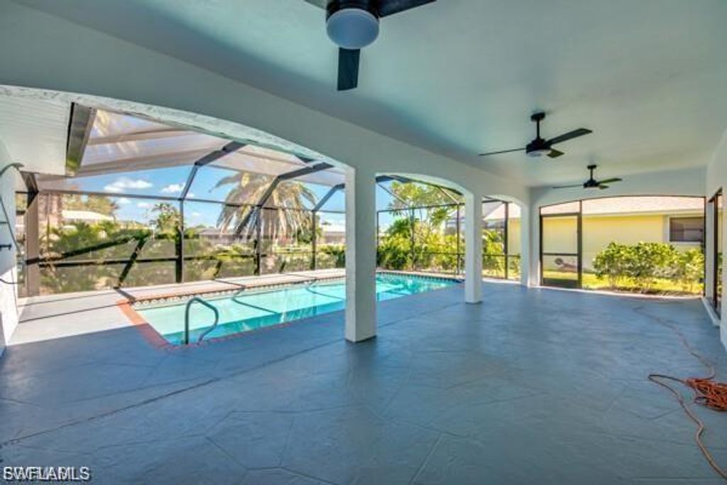 711 SE 33rd TER, CAPE CORAL, FL 33904 — photo 2