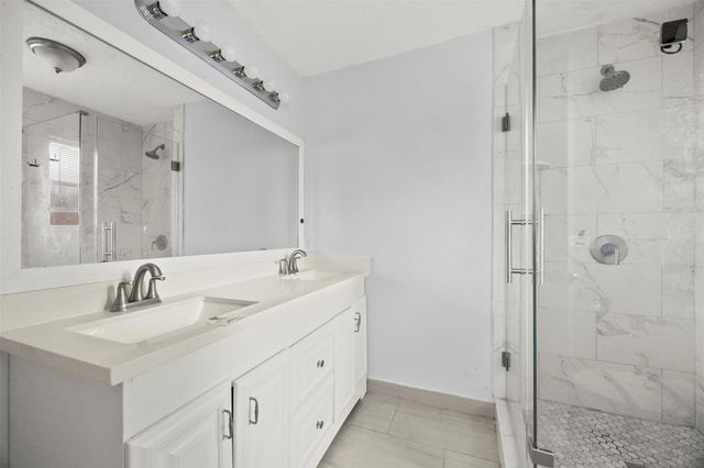 706 S Hyannis Port Street, Crosby, TX 77532