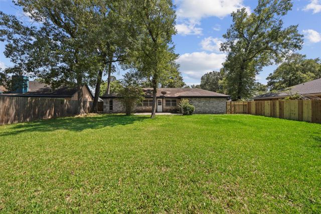 706 S Hyannis Port Street, Crosby, TX 77532