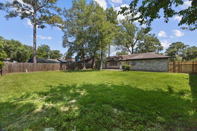 706 S Hyannis Port Street, Crosby, TX 77532
