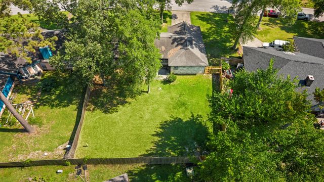 706 S Hyannis Port Street, Crosby, TX 77532