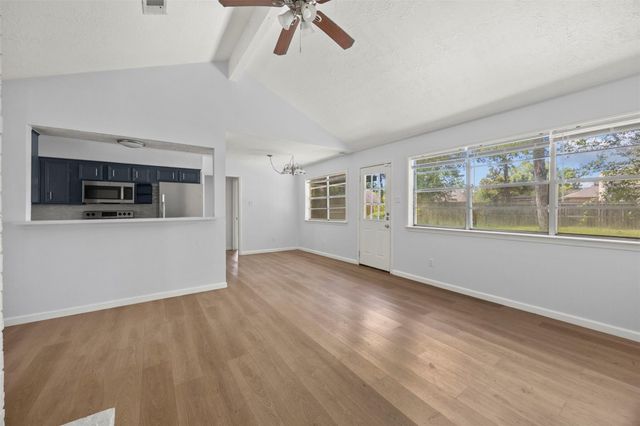 706 S Hyannis Port Street, Crosby, TX 77532