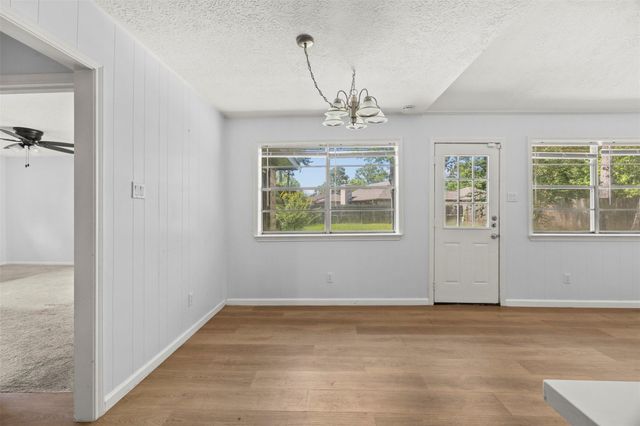 706 S Hyannis Port Street, Crosby, TX 77532