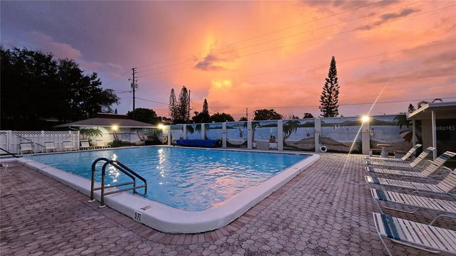 4358 TAHITIAN GARDENS CIRCLE H, Holiday, FL 34691