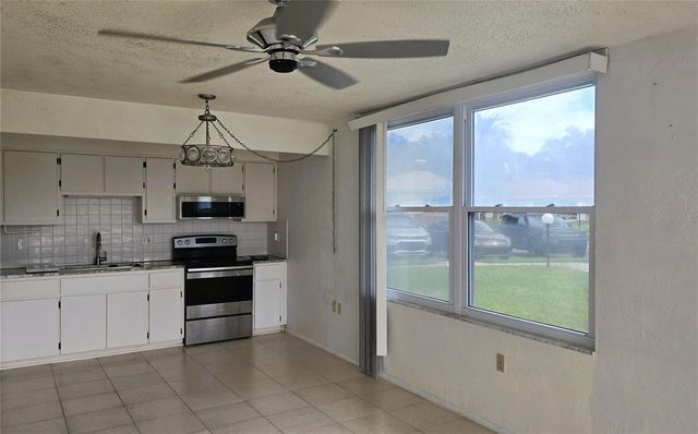 4358 TAHITIAN GARDENS CIRCLE H, Holiday, FL 34691