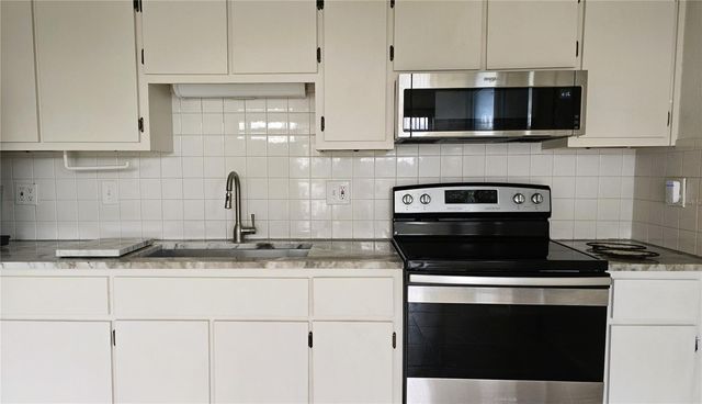 4358 TAHITIAN GARDENS CIRCLE H, Holiday, FL 34691