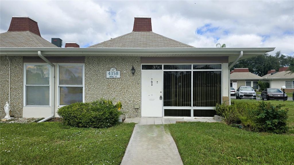 4358 TAHITIAN GARDENS CIRCLE H, Holiday, FL 34691