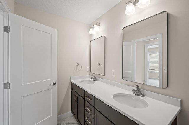 820 26th Avenue NE, Minneapolis, MN 55418