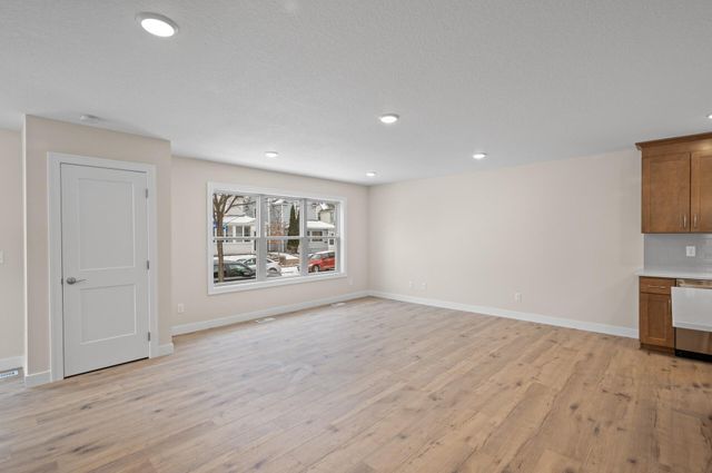 820 26th Avenue NE, Minneapolis, MN 55418
