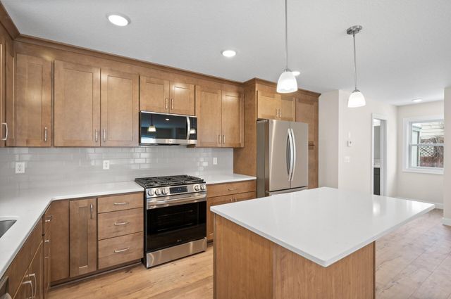 820 26th Avenue NE, Minneapolis, MN 55418
