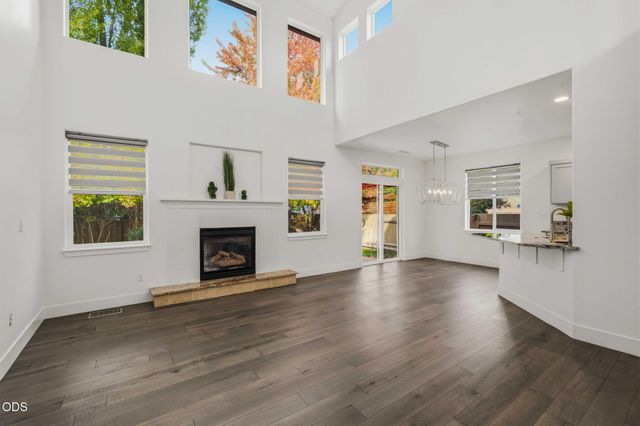19564 Sager Loop, Bend, OR 97702