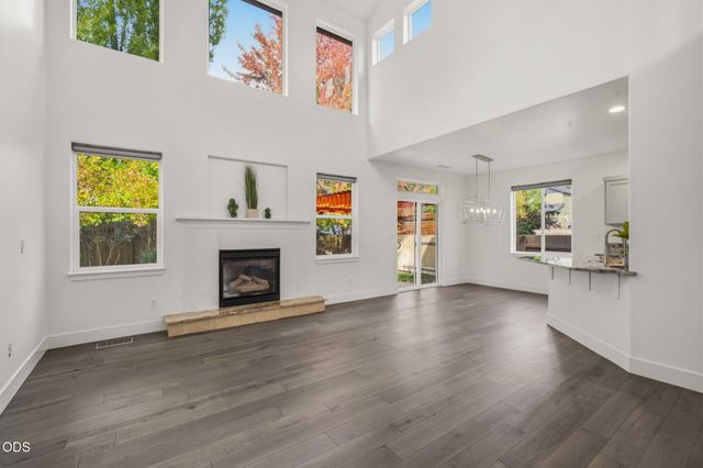 19564 Sager Loop, Bend, OR 97702