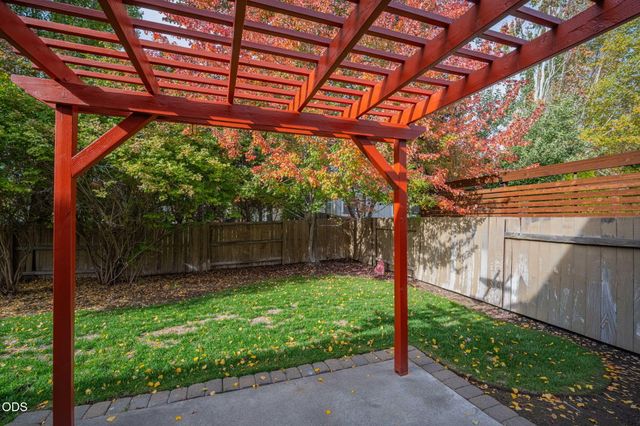 19564 Sager Loop, Bend, OR 97702