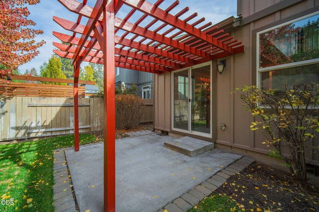 19564 Sager Loop, Bend, OR 97702