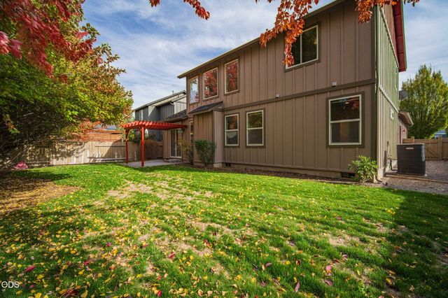 19564 Sager Loop, Bend, OR 97702
