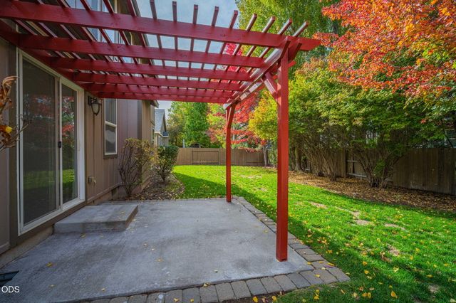 19564 Sager Loop, Bend, OR 97702