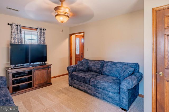 6 LITTLE CREEK LN, Fredericksburg, VA 22405