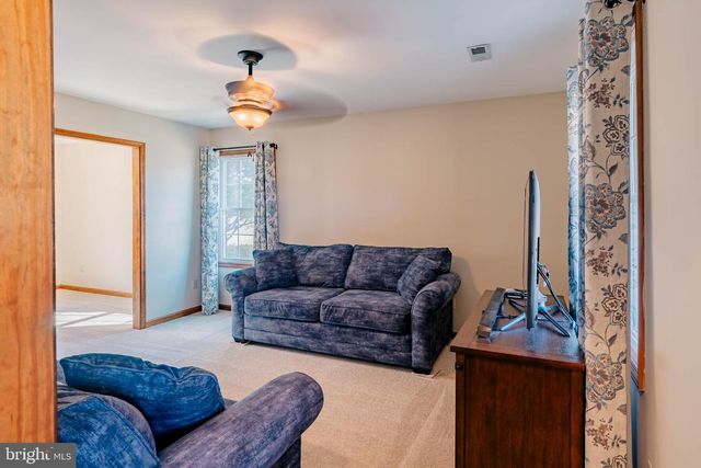 6 LITTLE CREEK LN, Fredericksburg, VA 22405