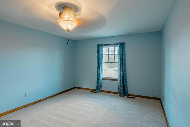 6 LITTLE CREEK LN, Fredericksburg, VA 22405