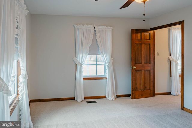 6 LITTLE CREEK LN, Fredericksburg, VA 22405