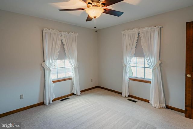 6 LITTLE CREEK LN, Fredericksburg, VA 22405