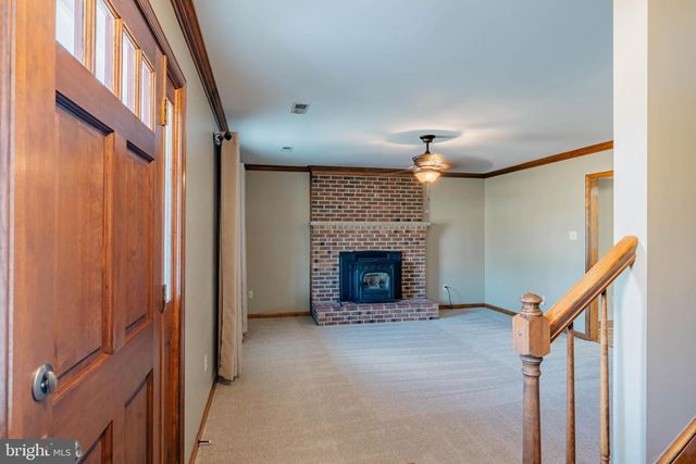 6 LITTLE CREEK LN, Fredericksburg, VA 22405