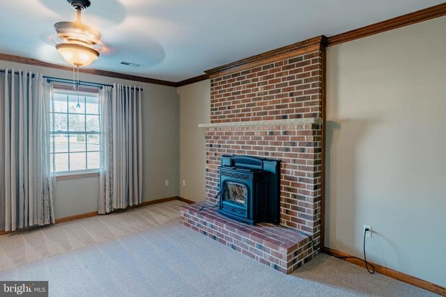 6 LITTLE CREEK LN, Fredericksburg, VA 22405