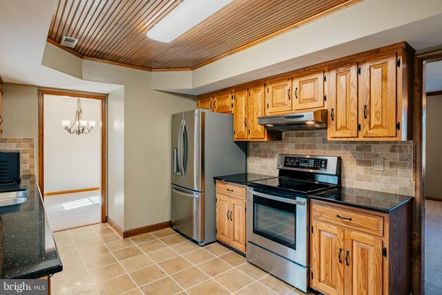 6 LITTLE CREEK LN, Fredericksburg, VA 22405