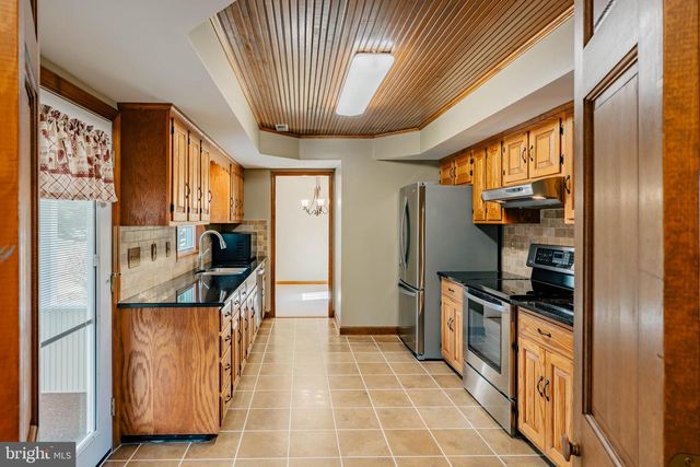 6 LITTLE CREEK LN, Fredericksburg, VA 22405