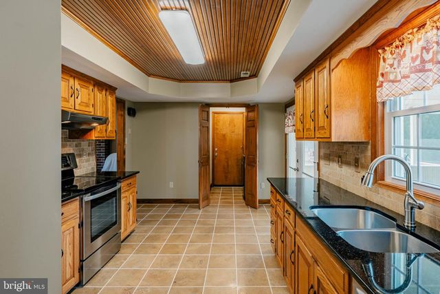 6 LITTLE CREEK LN, Fredericksburg, VA 22405