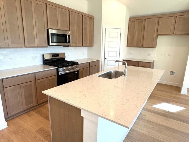 109 Divisadero DR, Hutto, TX 78634