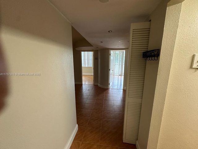 492 NW 165th St Rd C-211, Miami, FL 33169