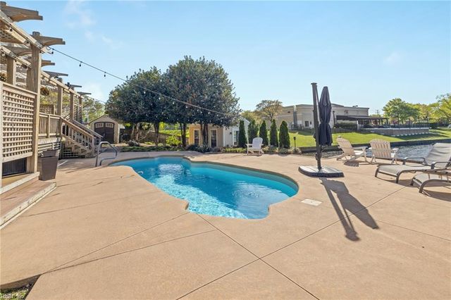 1064 Sandoval DR, Virginia Beach, VA 23454