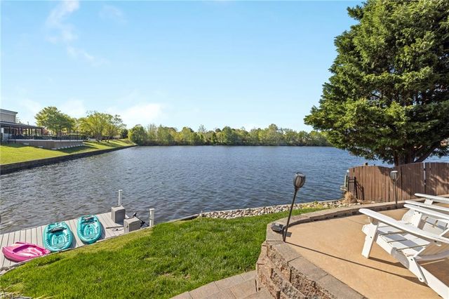 1064 Sandoval DR, Virginia Beach, VA 23454