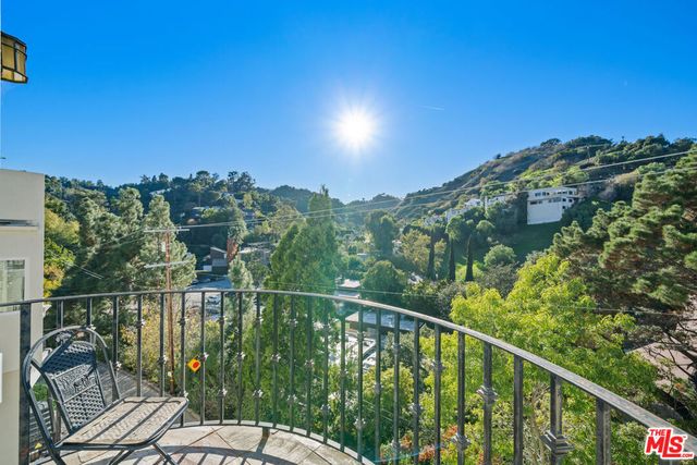 3943 Avenida Del Sol, Studio City, CA 91604