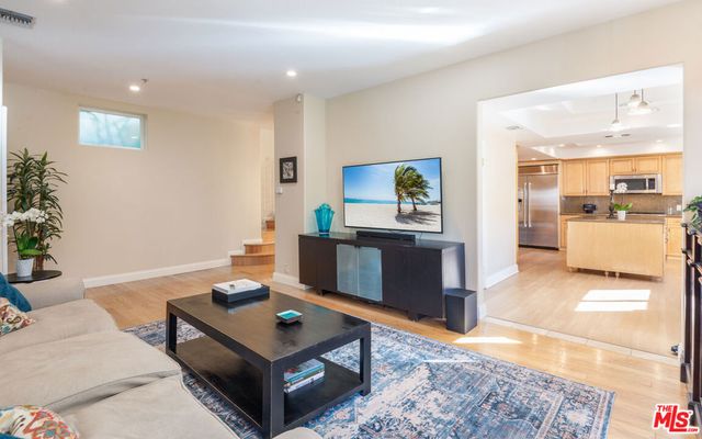 3943 Avenida Del Sol, Studio City, CA 91604