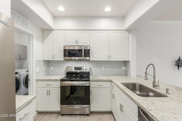 295 N RURAL Road 162, Chandler, AZ 85226