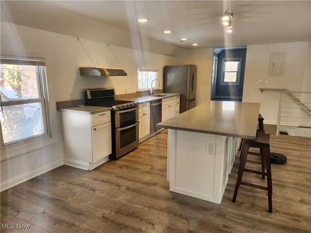 4302 John Avenue Up, Cleveland, OH 44113