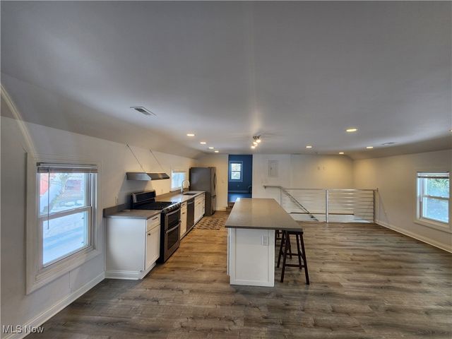 4302 John Avenue Up, Cleveland, OH 44113