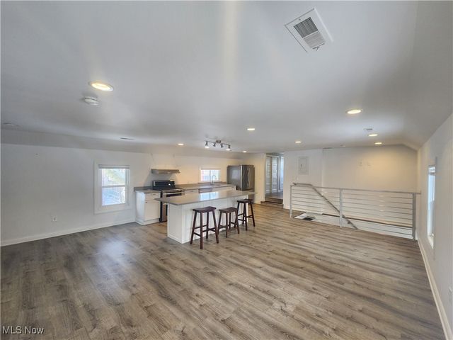 4302 John Avenue Up, Cleveland, OH 44113