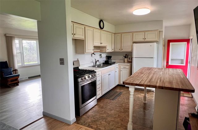 8881 OLD WATERFORD Road, Erie, PA 16509
