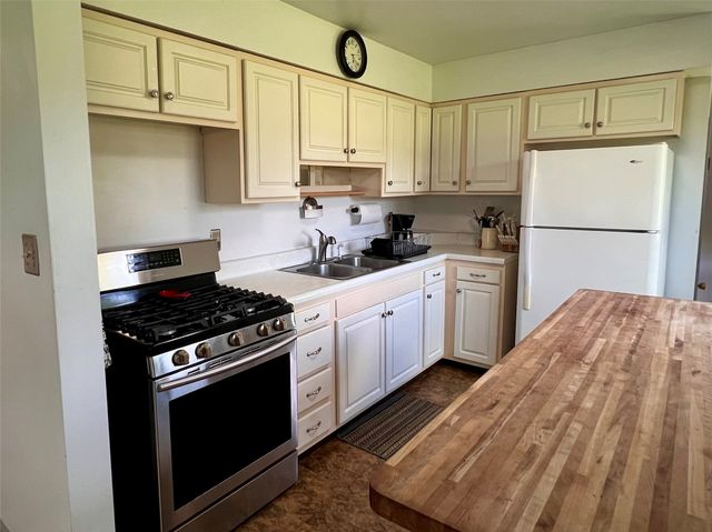 8881 OLD WATERFORD Road, Erie, PA 16509