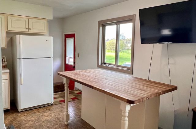 8881 OLD WATERFORD Road, Erie, PA 16509