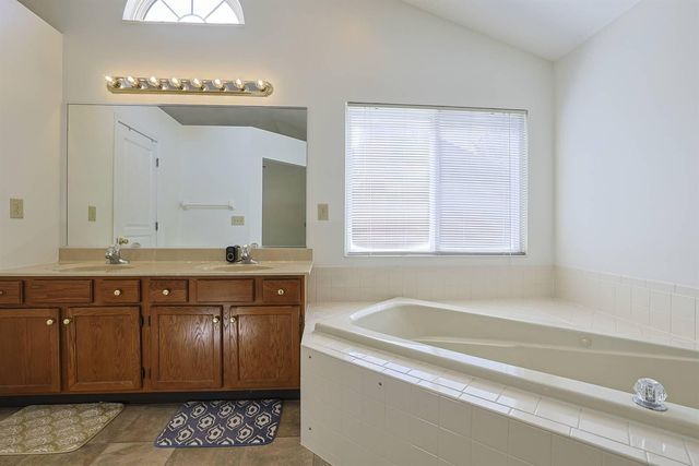 2189 Treetop Lane, Hebron, KY 41048