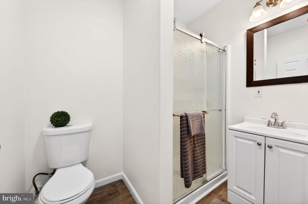 Image 8 of property listing at 480 S BENTALOU ST S, Baltimore, MD 21223