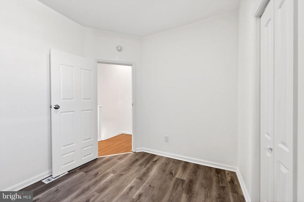 Image 10 of property listing at 480 S BENTALOU ST S, Baltimore, MD 21223
