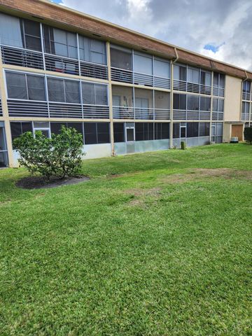 600 Village Green Court 108, Palm Springs, FL 33461