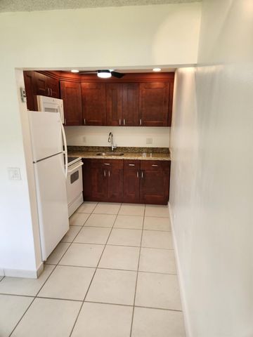 600 Village Green Court 108, Palm Springs, FL 33461